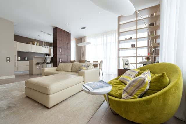 inside-modern-open-concept-living-room-and-kitchen